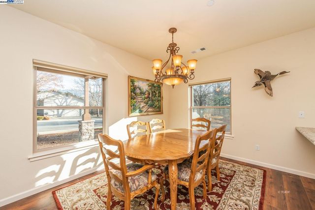 220 Fairway Drive, Weaverville, CA 96093