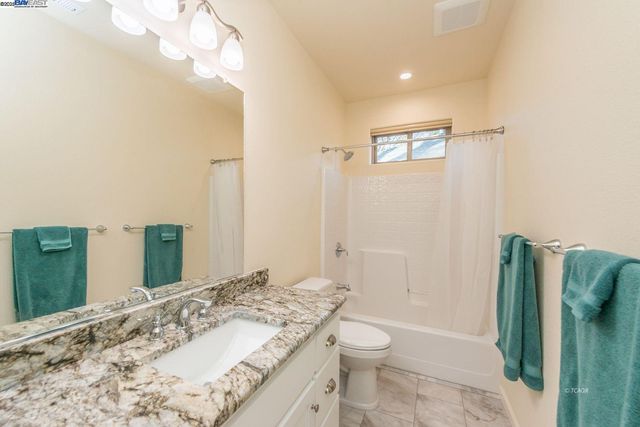 220 Fairway Drive, Weaverville, CA 96093