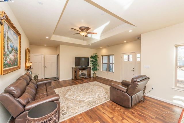 220 Fairway Drive, Weaverville, CA 96093