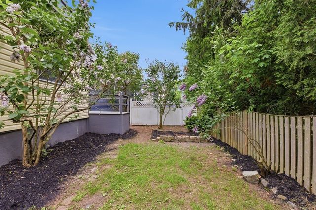 20 Hemenway Ct, Malden, MA 02148