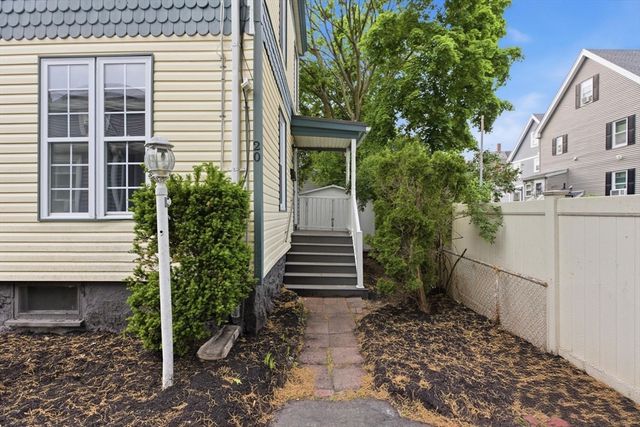 20 Hemenway Ct, Malden, MA 02148