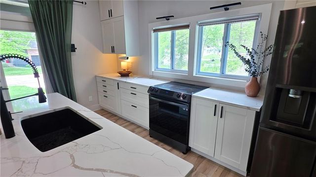72 V Street, Lake Lotawana, MO 64086