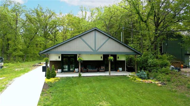 72 V Street, Lake Lotawana, MO 64086