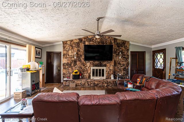 20510 Luna Street, Clinton Township, MI 48035