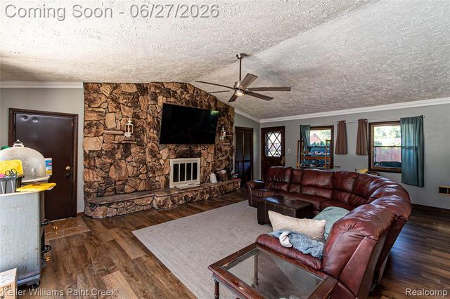20510 Luna Street, Clinton Township, MI 48035