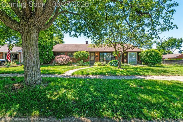 20510 Luna Street, Clinton Township, MI 48035