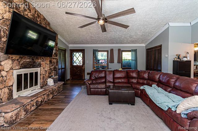 20510 Luna Street, Clinton Township, MI 48035