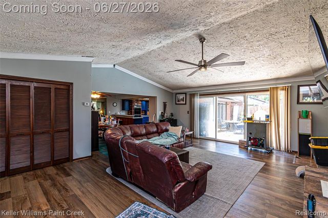 20510 Luna Street, Clinton Township, MI 48035