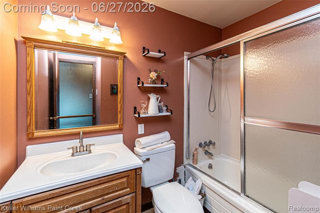 20510 Luna Street, Clinton Township, MI 48035