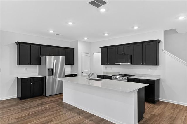 2028 Presley Point, Lawrenceville, GA 30044