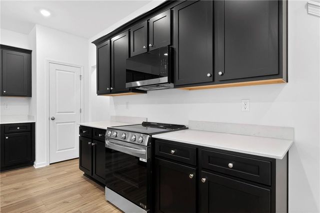 2028 Presley Point, Lawrenceville, GA 30044