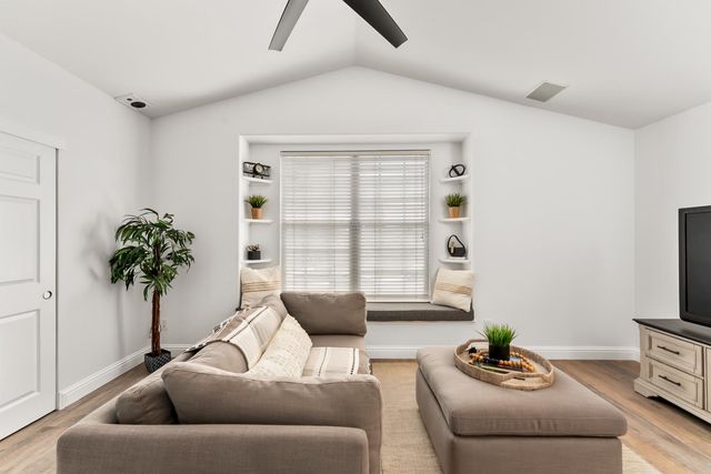 735 King Way, Folsom, CA 95630