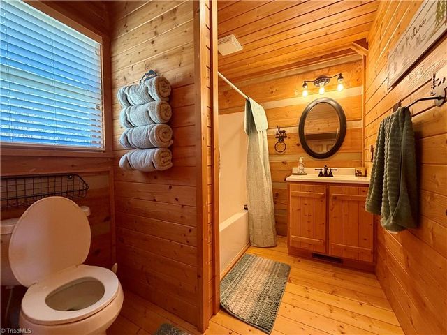 217 Fairview Drive, Traphill, NC 28685