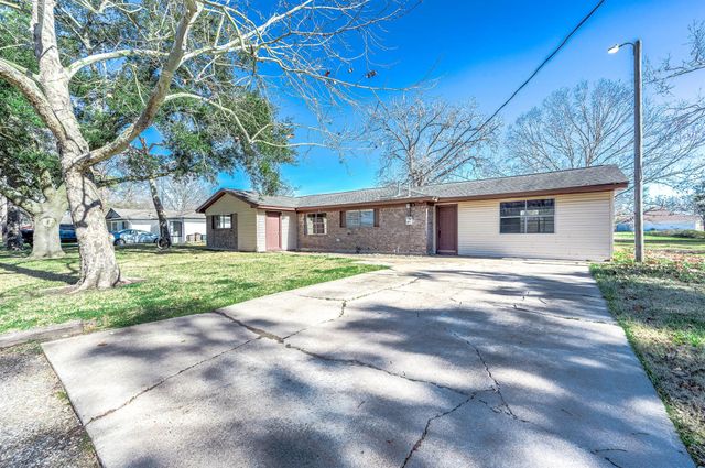 3311 County Road 890, Alvin, TX 77511