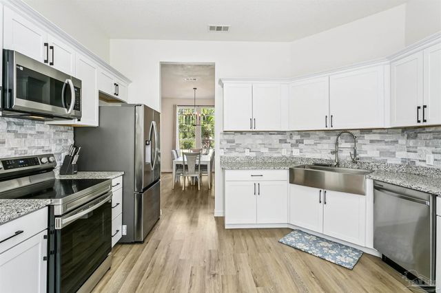 5759 Michael Dr, Milton, FL 32583