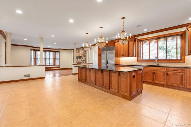 38 The Helm, East Islip, NY 11730