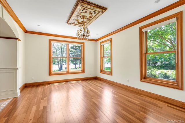 38 The Helm, East Islip, NY 11730