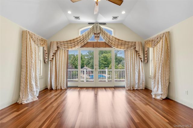 38 The Helm, East Islip, NY 11730