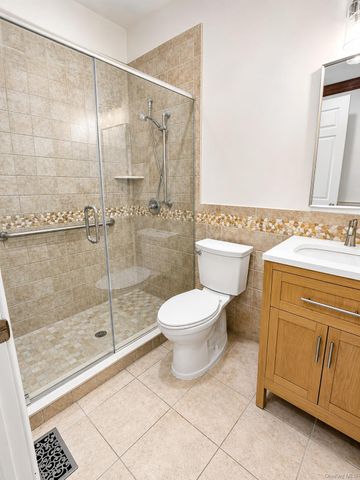 38 The Helm, East Islip, NY 11730