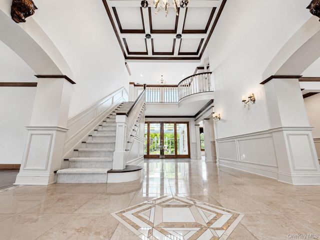 38 The Helm, East Islip, NY 11730