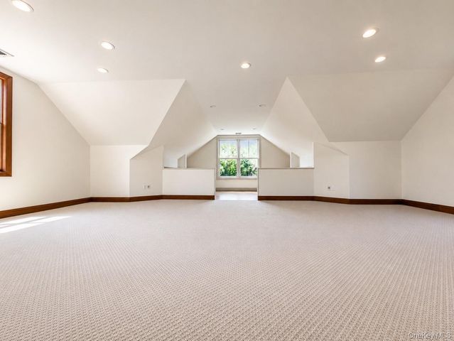 38 The Helm, East Islip, NY 11730