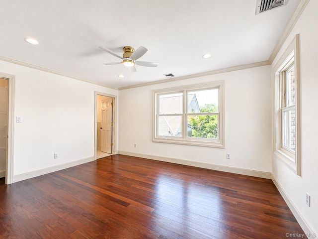 38 The Helm, East Islip, NY 11730