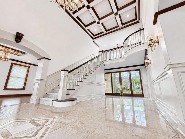 38 The Helm, East Islip, NY 11730