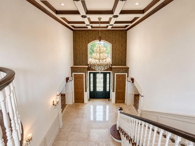 38 The Helm, East Islip, NY 11730