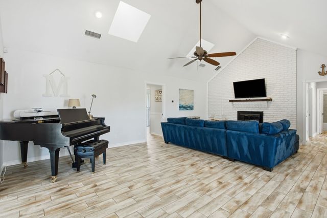 13017 Hillcrest Boulevard, Keller, TX 76244