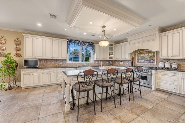 109 Wheatley Road, Brookville, NY 11545