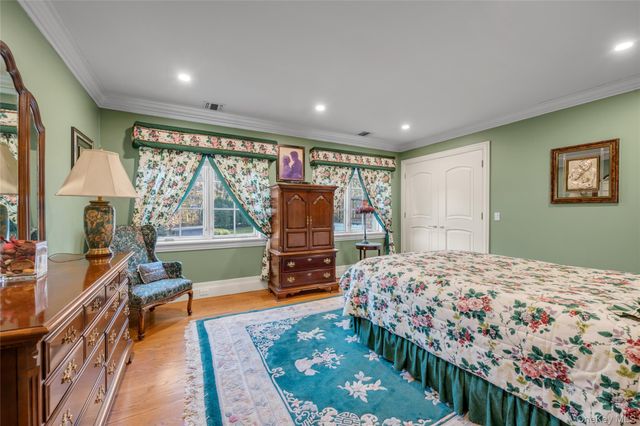 109 Wheatley Road, Brookville, NY 11545