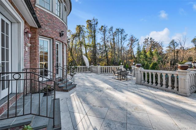 109 Wheatley Road, Brookville, NY 11545