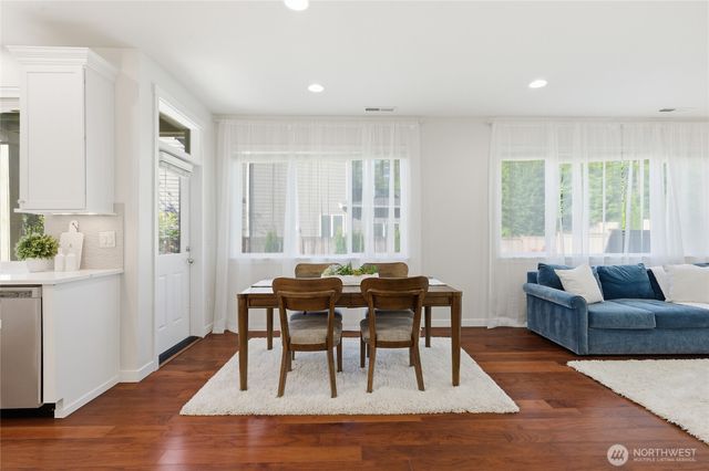 10398 243rd Court NE, Redmond, WA 98053