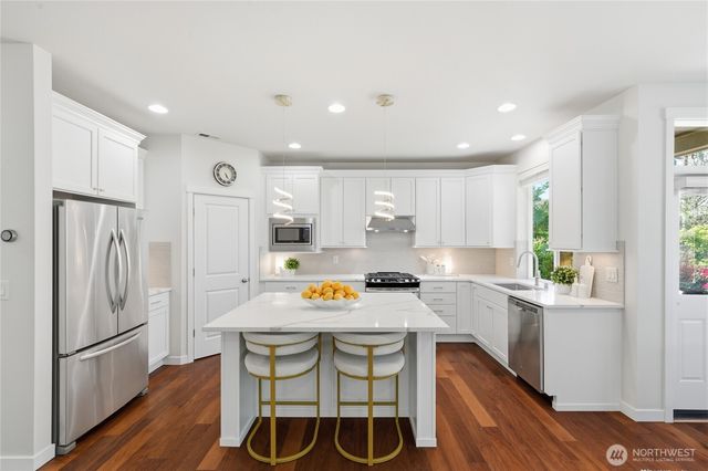 10398 243rd Court NE, Redmond, WA 98053