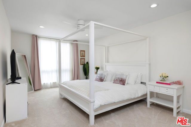 809 S Bundy Drive 205, Los Angeles, CA 90049