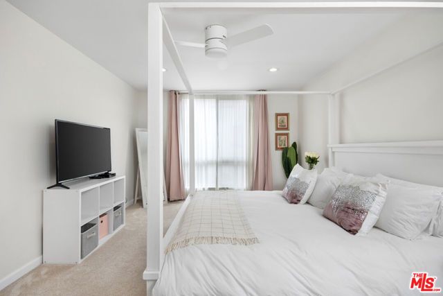 809 S Bundy Drive 205, Los Angeles, CA 90049