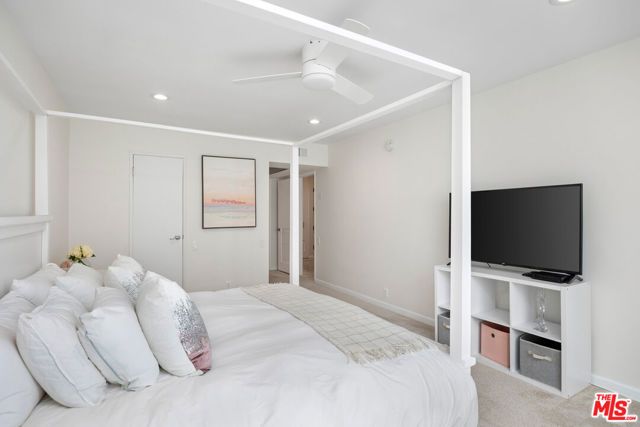 809 S Bundy Drive 205, Los Angeles, CA 90049