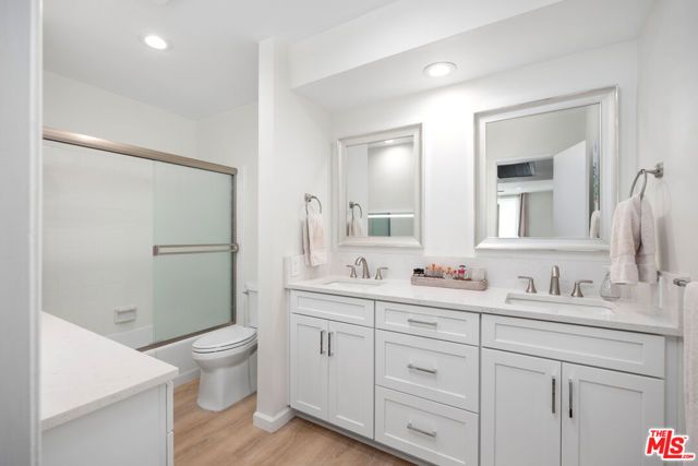 809 S Bundy Drive 205, Los Angeles, CA 90049