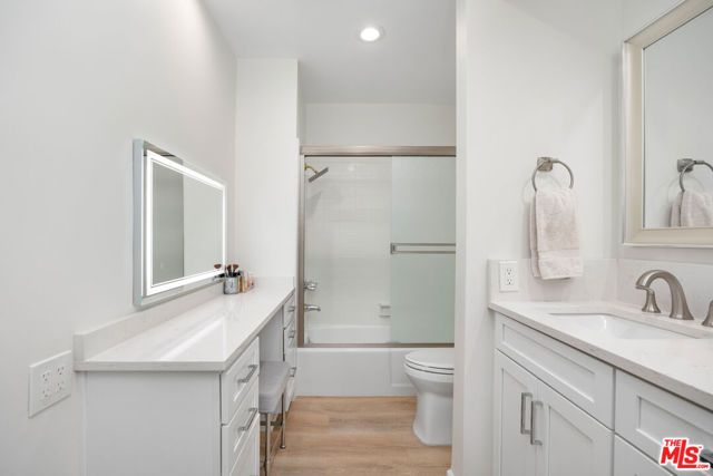 809 S Bundy Drive 205, Los Angeles, CA 90049