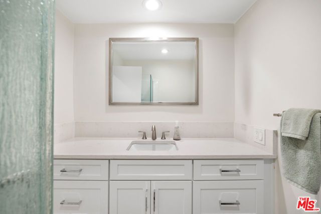 809 S Bundy Drive 205, Los Angeles, CA 90049