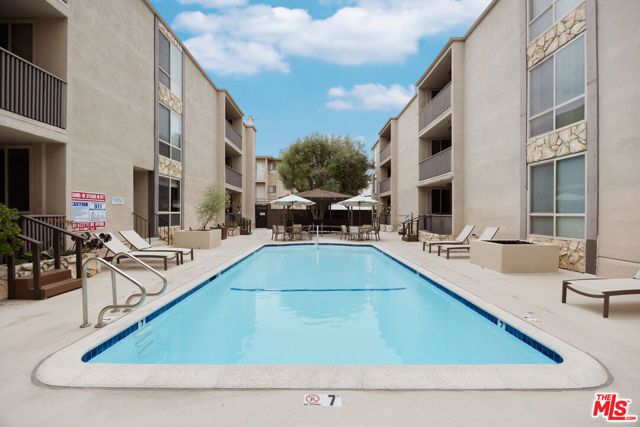 809 S Bundy Drive 205, Los Angeles, CA 90049
