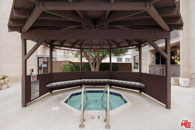 809 S Bundy Drive 205, Los Angeles, CA 90049