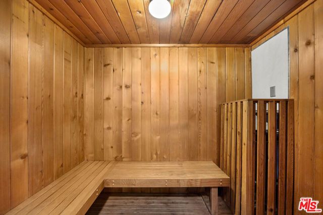 809 S Bundy Drive 205, Los Angeles, CA 90049