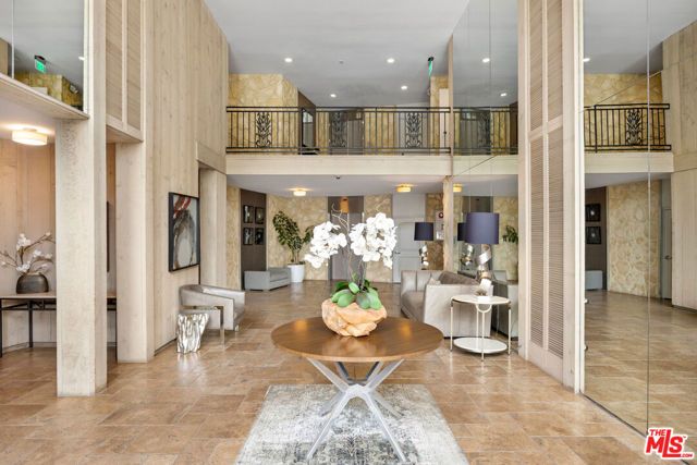 809 S Bundy Drive 205, Los Angeles, CA 90049