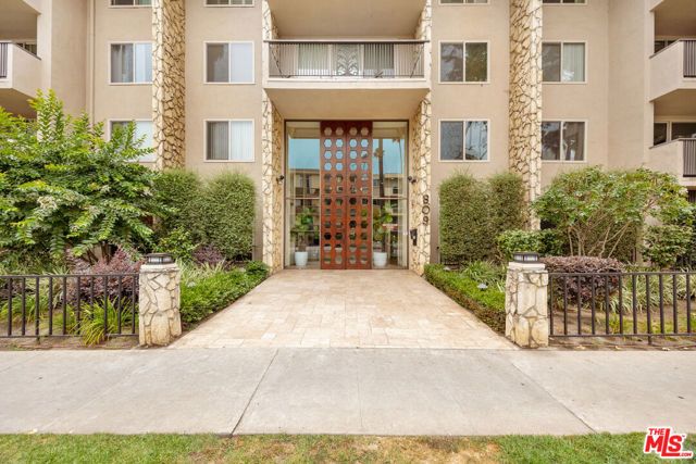 809 S Bundy Drive 205, Los Angeles, CA 90049