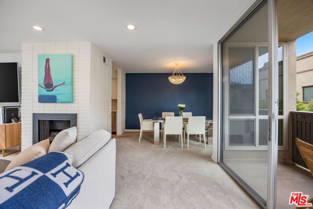 809 S Bundy Drive 205, Los Angeles, CA 90049