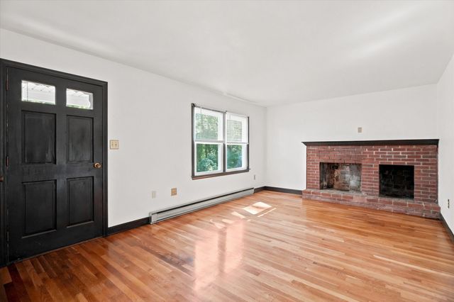 1881 Great Pond Road, North Andover, MA 01845