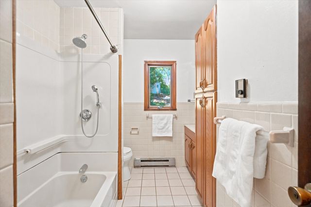 1881 Great Pond Road, North Andover, MA 01845