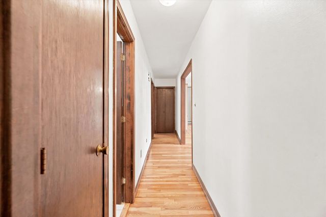 1881 Great Pond Road, North Andover, MA 01845