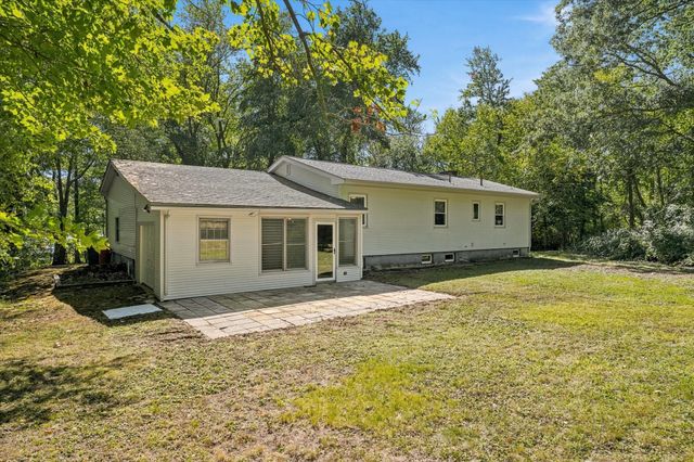 1881 Great Pond Road, North Andover, MA 01845